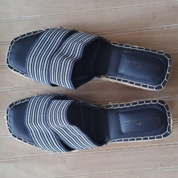 Me Too Cayman Navy Striped Wedge Slip-on Sandals Comfort Stretch Band Espadrille - Picture 2 of 11